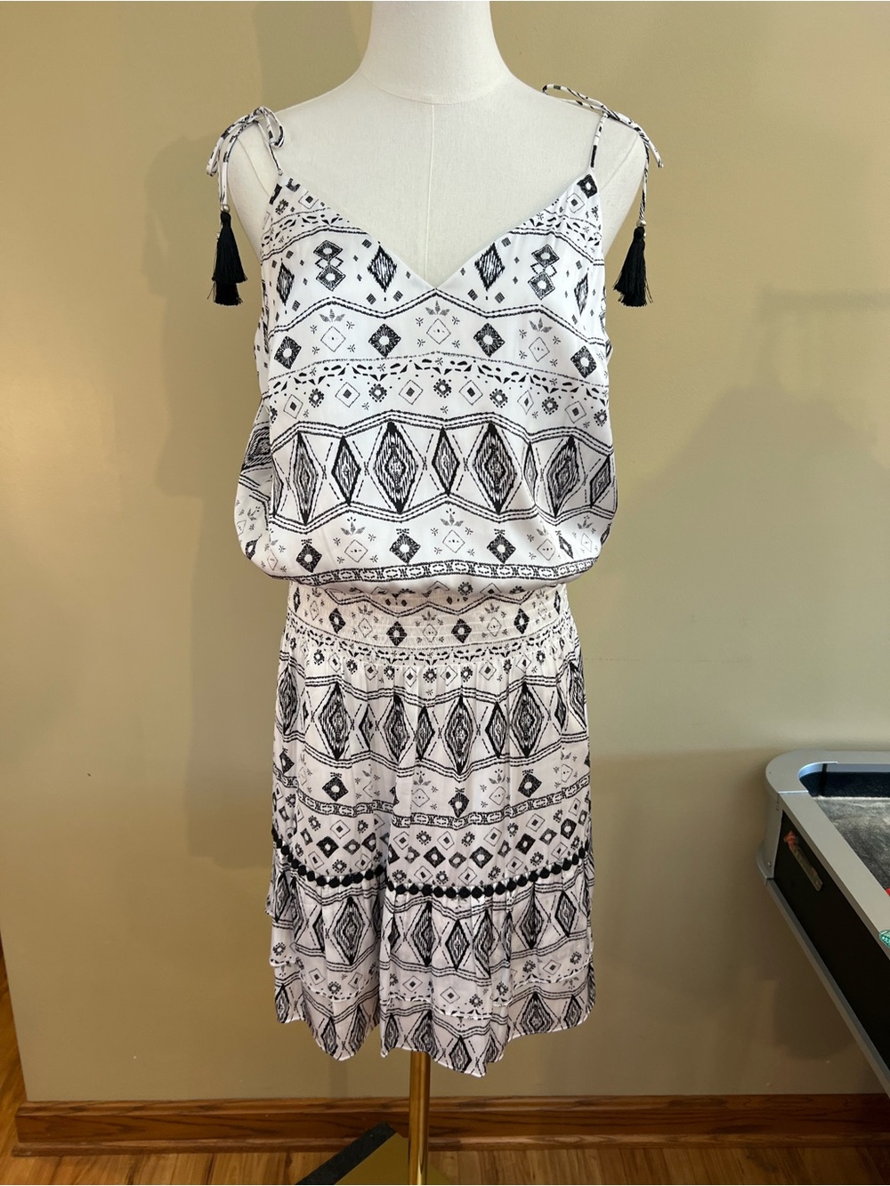 White House Black Market Black and White Printed Blouse